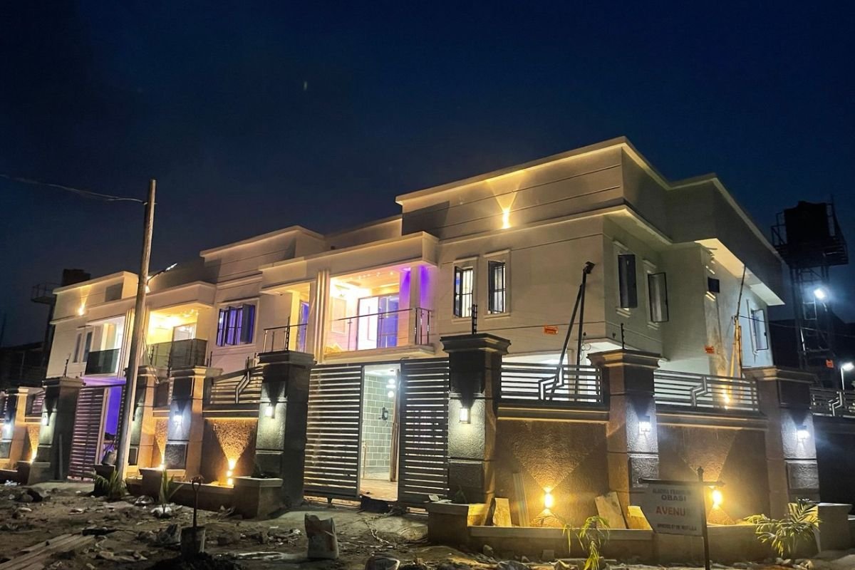 4-bedroom-duplex-for-sale-in-owerri-imo-night-scene-2