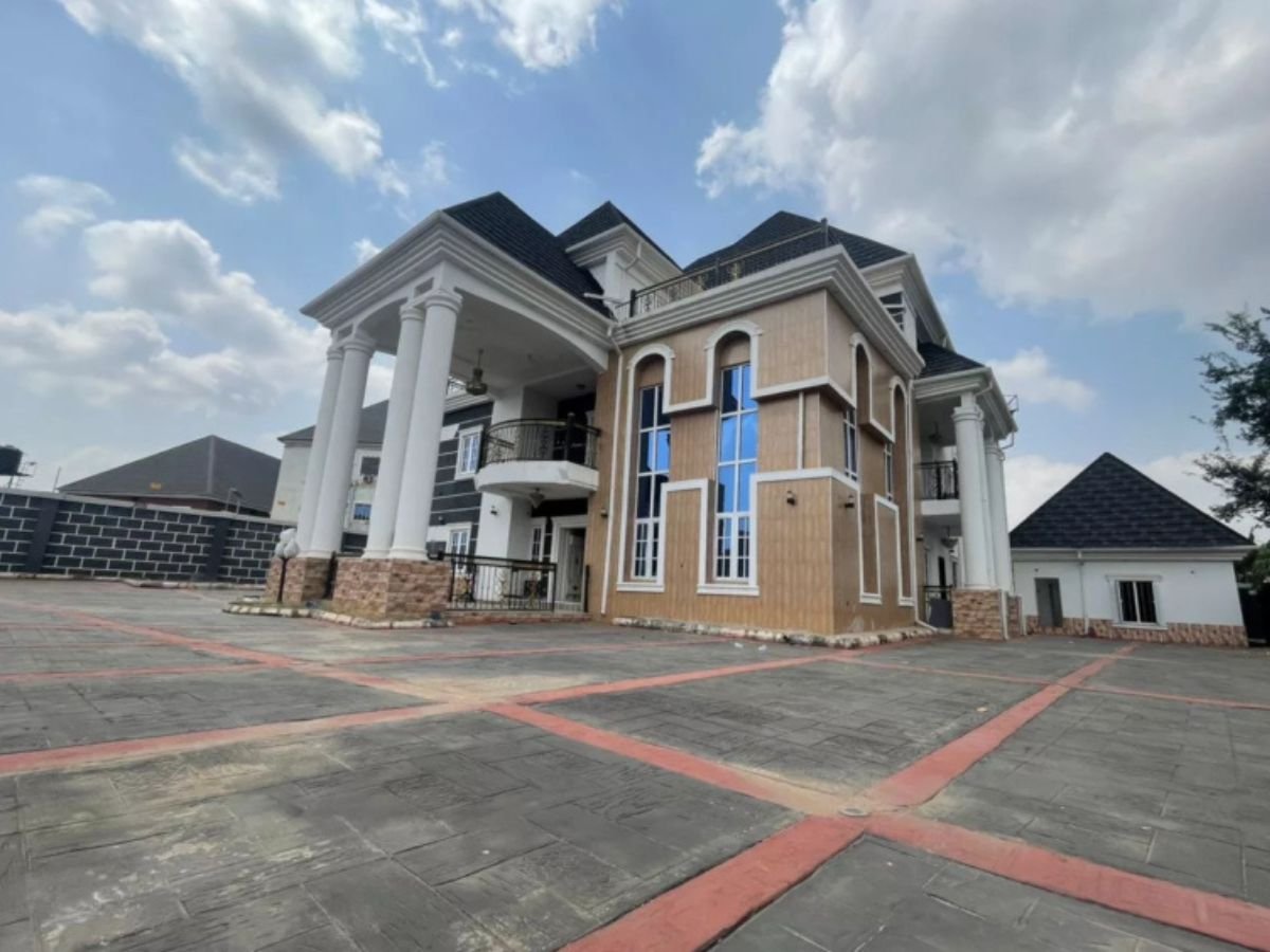 5 Bedroom Standalone Duplex