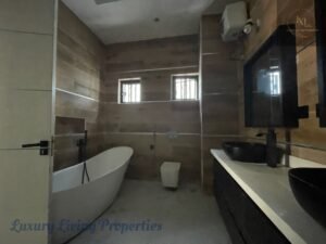 luxury 5 bedroom fully detached duplex with swimming pool for sale in new owerri imo Imo state by mc capital properties