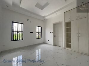 luxury 5 bedroom fully detached duplex with swimming pool for sale in new owerri imo Imo state by mc capital properties